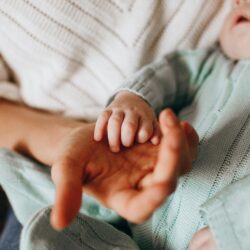 Niemowlę chrapie – kiedy to powód do niepokoju?