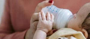 Karmienie butelką w rozwoju mowy