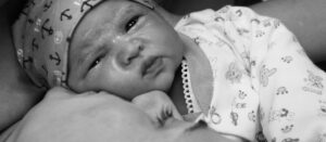 Karmienie noworodka w pierwszych dobach po urodzeniu